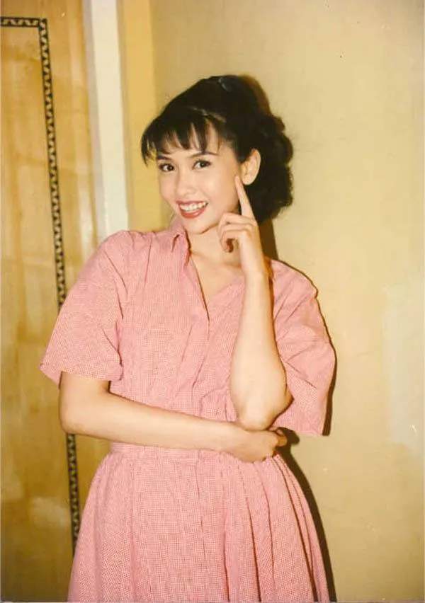 2022香港小姐三甲颜值又遭吐槽：一年比一年差休闲区蓝鸢梦想 - Www.slyday.coM