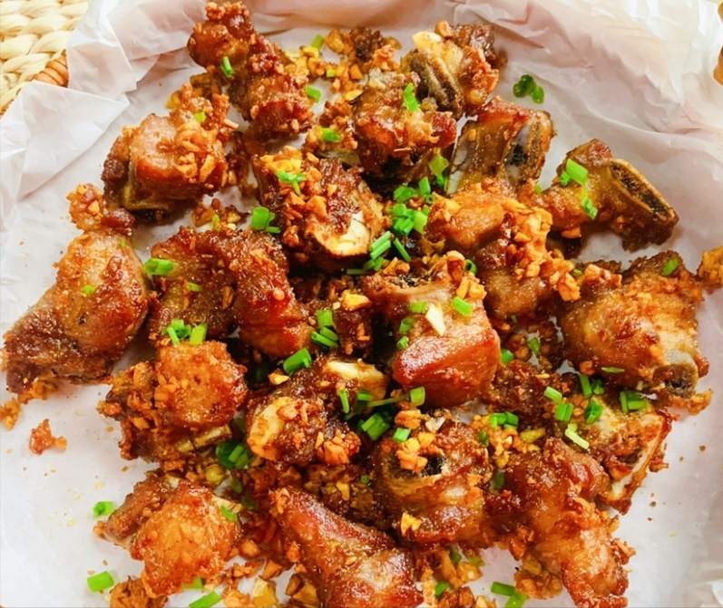 椒盐蒜香排骨做的时候就忍不住流口水了