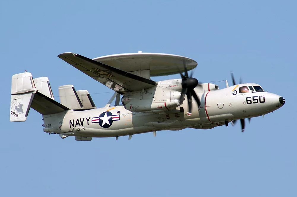 e2预警机性能极佳在美军中地位特殊俄罗斯都未装备类似机型