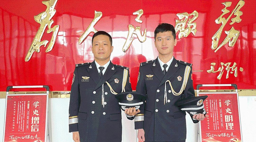 警察节特辑⑦你穿警礼服的样子最闪耀