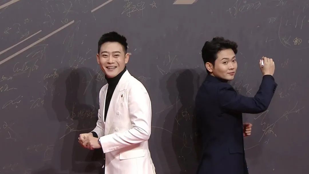 德云男团上台领奖,却硬生生变成群口相声,细数星光大赏有趣瞬间