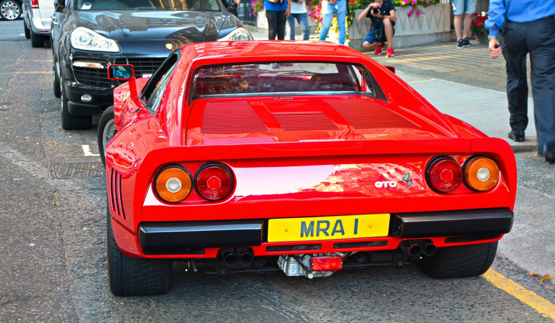 红色法拉利ferrari288gto