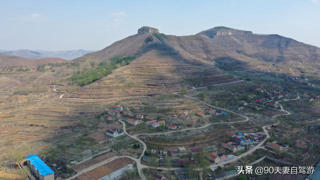 90夫妻自驾山东水蜜桃之乡，岱崮地貌真叫人称奇