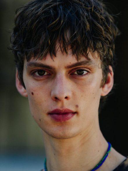 一步成名德国男模迈着魔鬼步伐刷屏网络这位小哥怕是要火