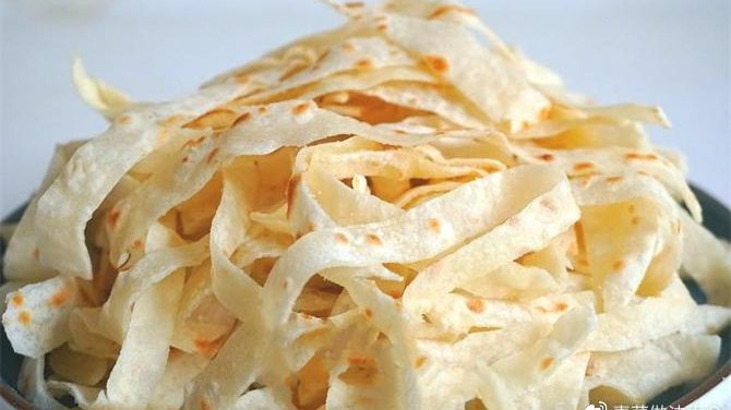 炒饼丝,教你家常易上手的方法,筋道入味,1饼2用,这做法真简单|炒饼|家常|饼皮|面食|熟饼_新浪新闻