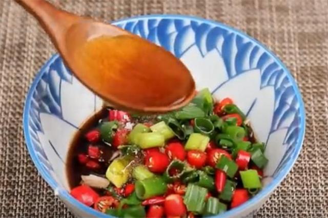 饭店的拌黄瓜为啥那么好吃？原来是有窍门的，学会夏天做给家人吃休闲区蓝鸢梦想 - Www.slyday.coM