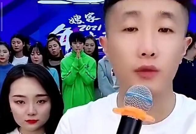 张二嫂禁止团队艺人直播间哭!