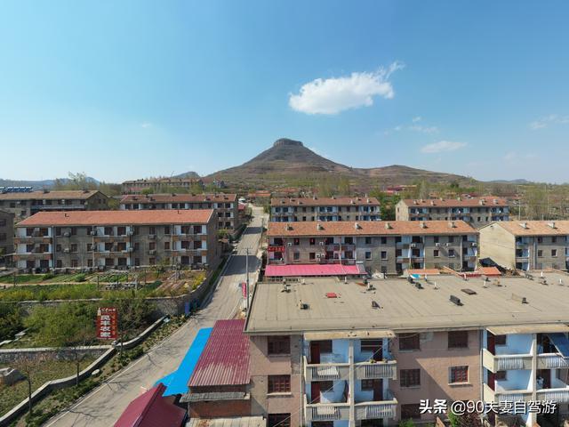 90夫妻自驾山东水蜜桃之乡，岱崮地貌真叫人称奇