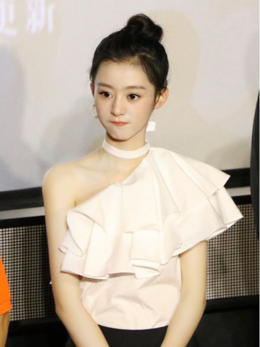 《遇见幸福》徐沐婵要火!95后演技可圈可点,戏里戏外穿衣洋气