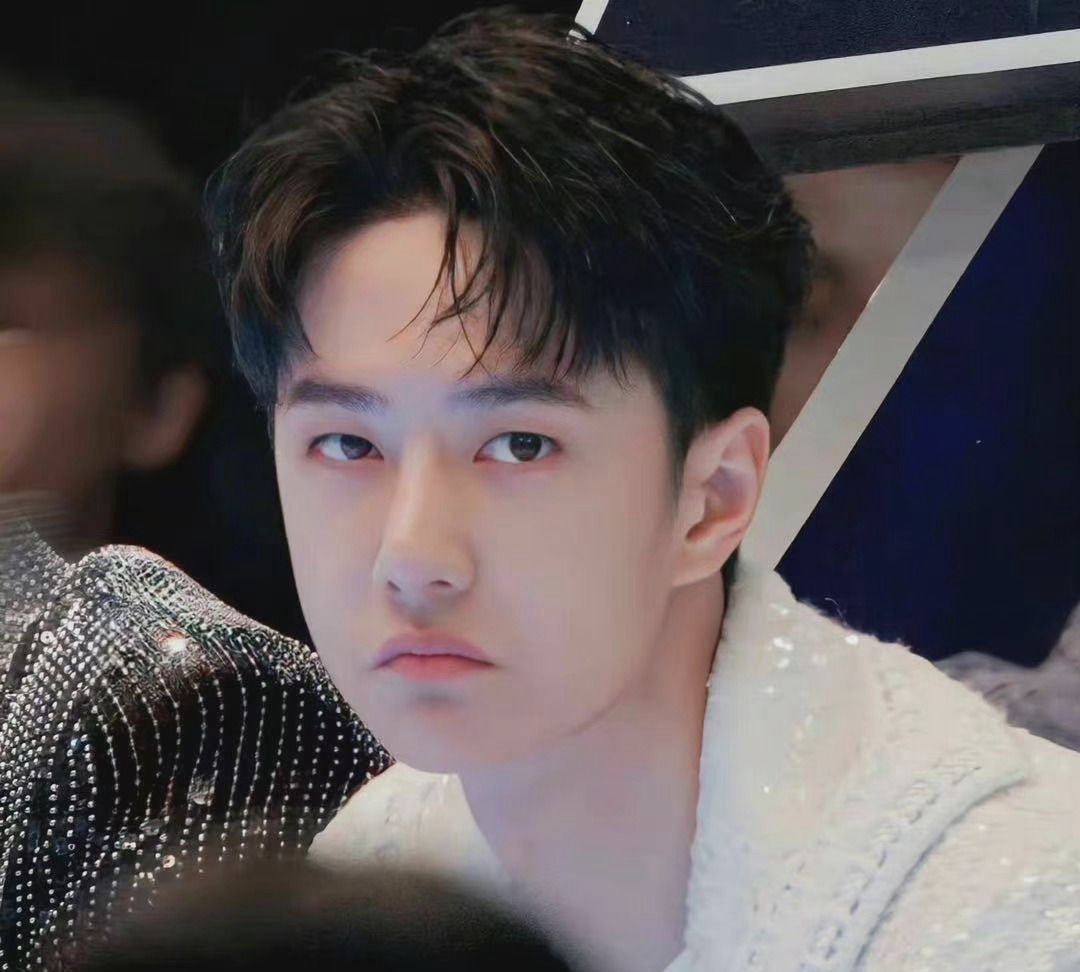 小蓝瓶续约，携手王一博迎接新的挑战，粉丝：这街舞是非上不可了休闲区蓝鸢梦想 - Www.slyday.coM