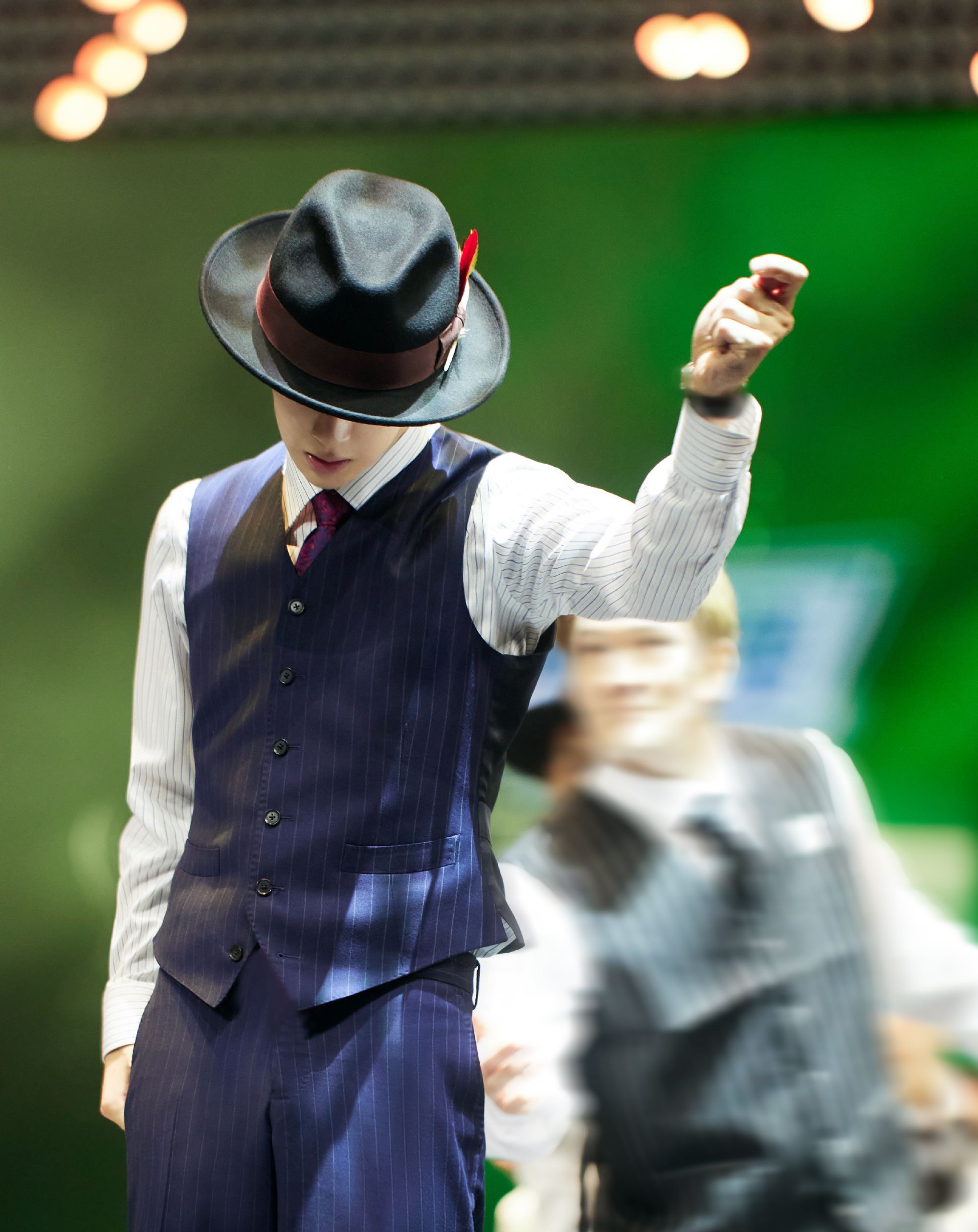 小蓝瓶续约，携手王一博迎接新的挑战，粉丝：这街舞是非上不可了休闲区蓝鸢梦想 - Www.slyday.coM