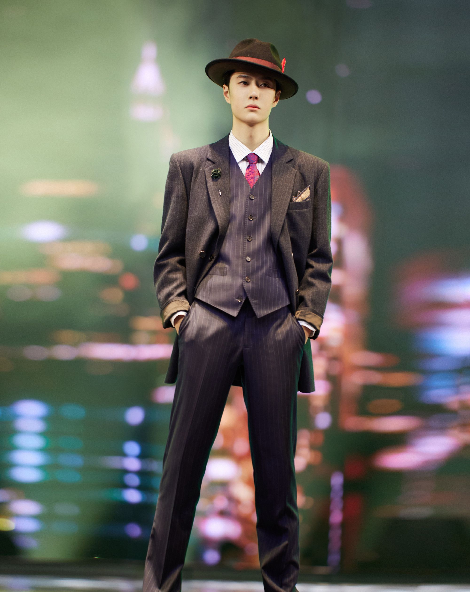 小蓝瓶续约，携手王一博迎接新的挑战，粉丝：这街舞是非上不可了休闲区蓝鸢梦想 - Www.slyday.coM