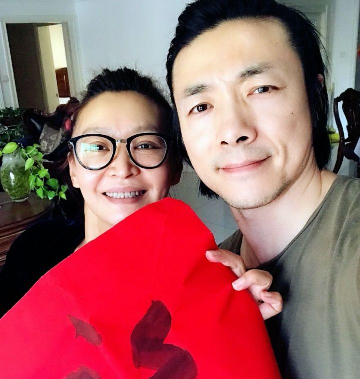 教师刘天池:嫁小两岁著名演员祖峰,十二年无子女,现在怎么样了休闲区蓝鸢梦想 - Www.slyday.coM 教师刘天池:嫁小两岁著名演员祖峰,十二年无子女,现在怎么样了休闲区蓝鸢梦想 - Www.slyday.coM