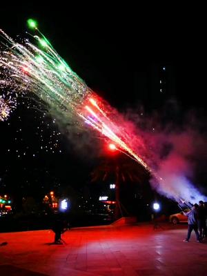 快要过年 啦,迷彩加特林烟花 安排!烟花 @中洲烟花