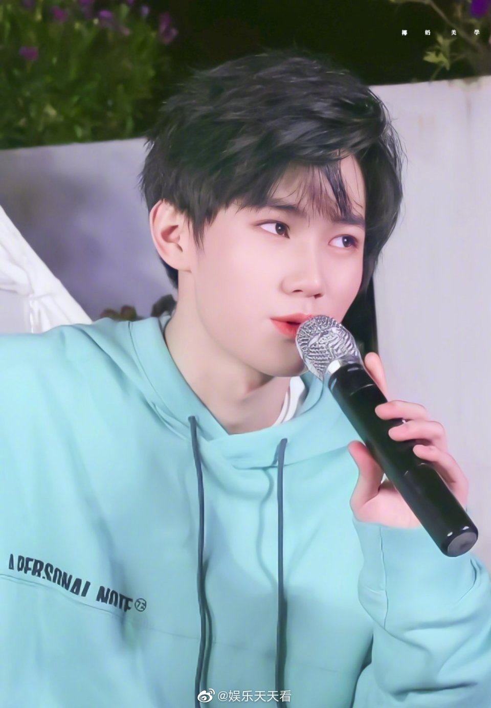 不愧是十八楼最想嫁的男人 @时代少年团-张真源 67张真源双喉结小
