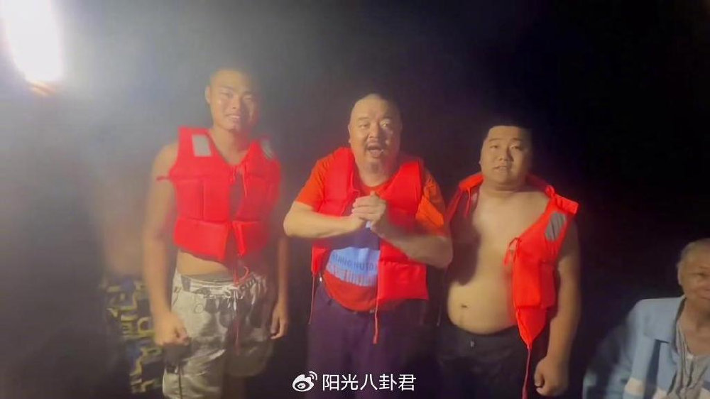 演员谢宁录视频报平安,父母双亲健康无碍,即将随救援队连夜转移|谢宁|救援队|双亲_新浪新闻