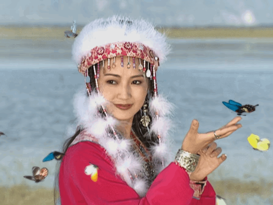 还珠格格里香妃引蝴蝶的画面