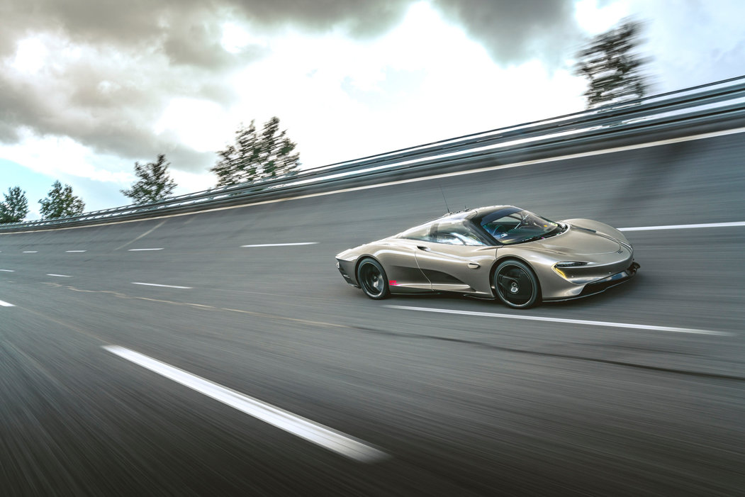 形似泪珠,极速超400公里/小时,近距离一睹迈凯伦speedtail夺目风采