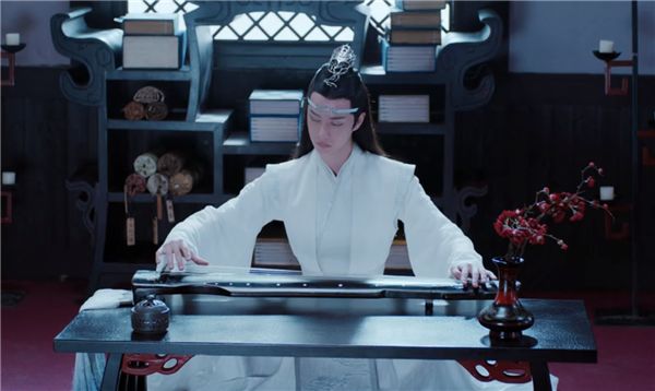 陈情令蓝忘机为魏无羡抚琴助恢复为何特意负琴而来