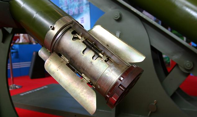 子弹炮弹火箭弹是如何保证出膛后的稳定性的