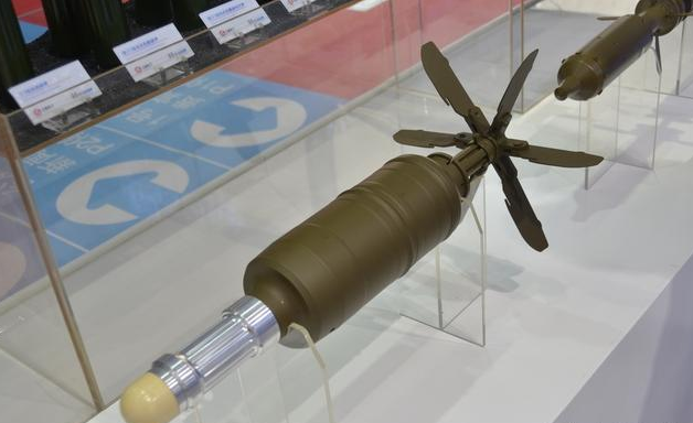 子弹炮弹火箭弹是如何保证出膛后的稳定性的