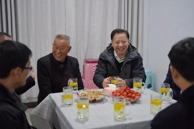 黄晓武在固镇县住村宣讲党的十九届六中全会精神休闲区蓝鸢梦想 - Www.slyday.coM