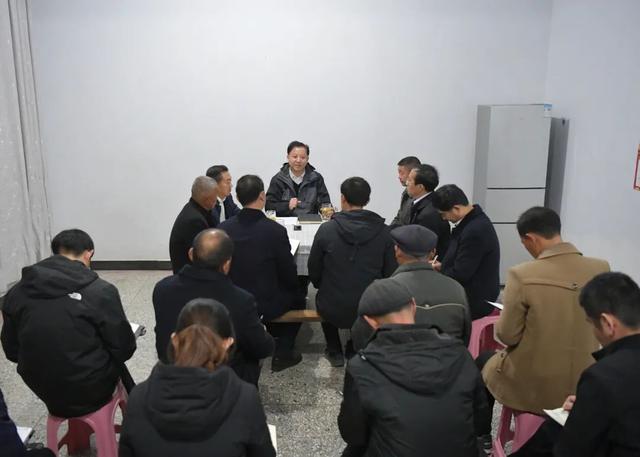 黄晓武在固镇县住村宣讲党的十九届六中全会精神休闲区蓝鸢梦想 - Www.slyday.coM