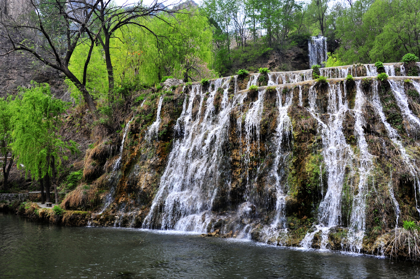 劳动节何须远行?沕沕水春意正浓
