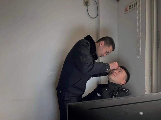 警旗猎猎｜因为懂得，所以支持——听听警察家属的心里话休闲区蓝鸢梦想 - Www.slyday.coM