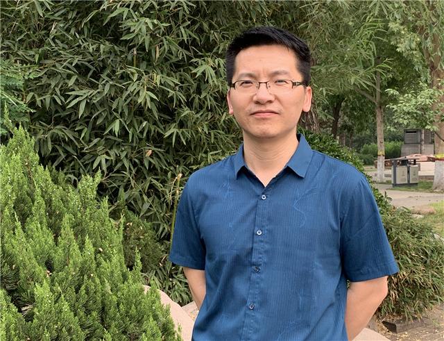 精彩冬奥冬奥絮语黄信红墙白雪辉映奥运之火