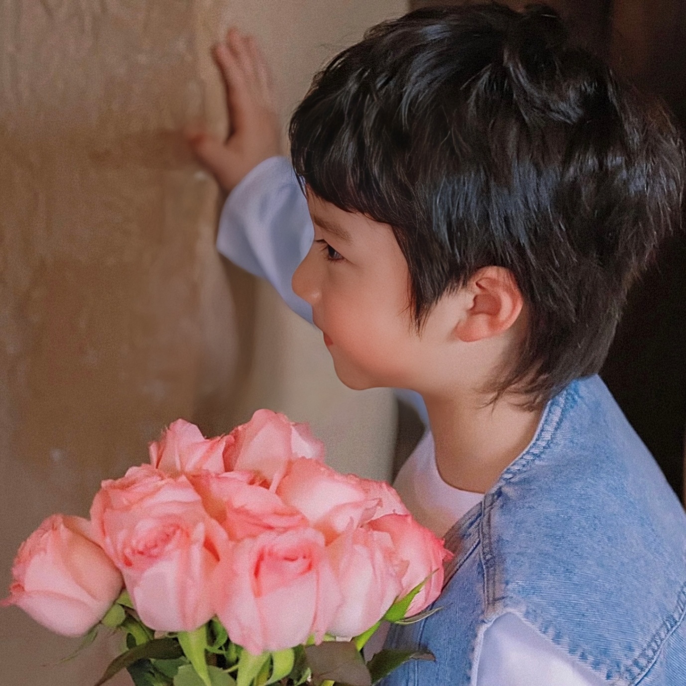 甜蜜浪漫捧花情侣头像来了啦!