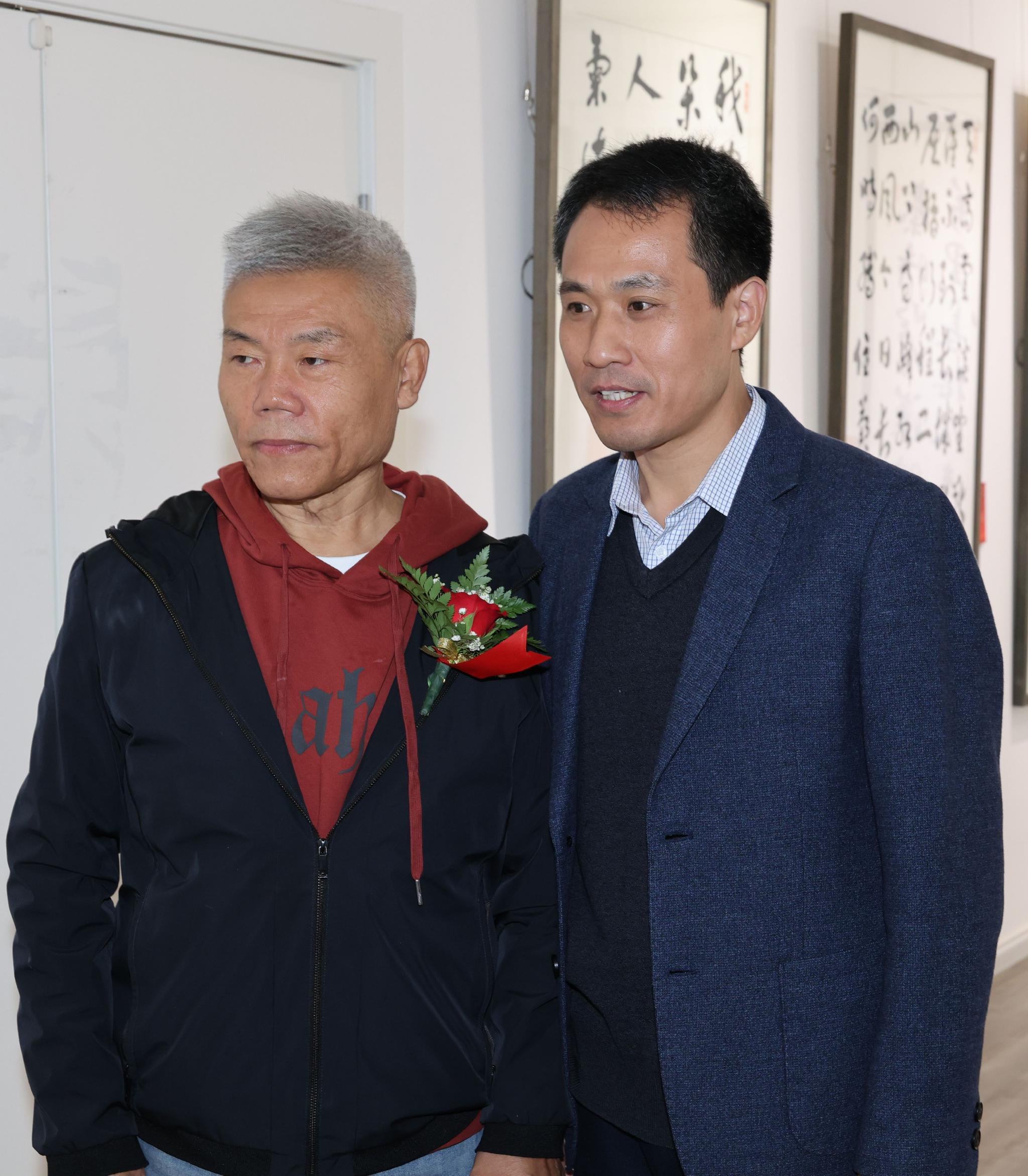 参加舒惠国同志书法展北京琉璃厂一得阁美术馆信口开河讲了一通老干体