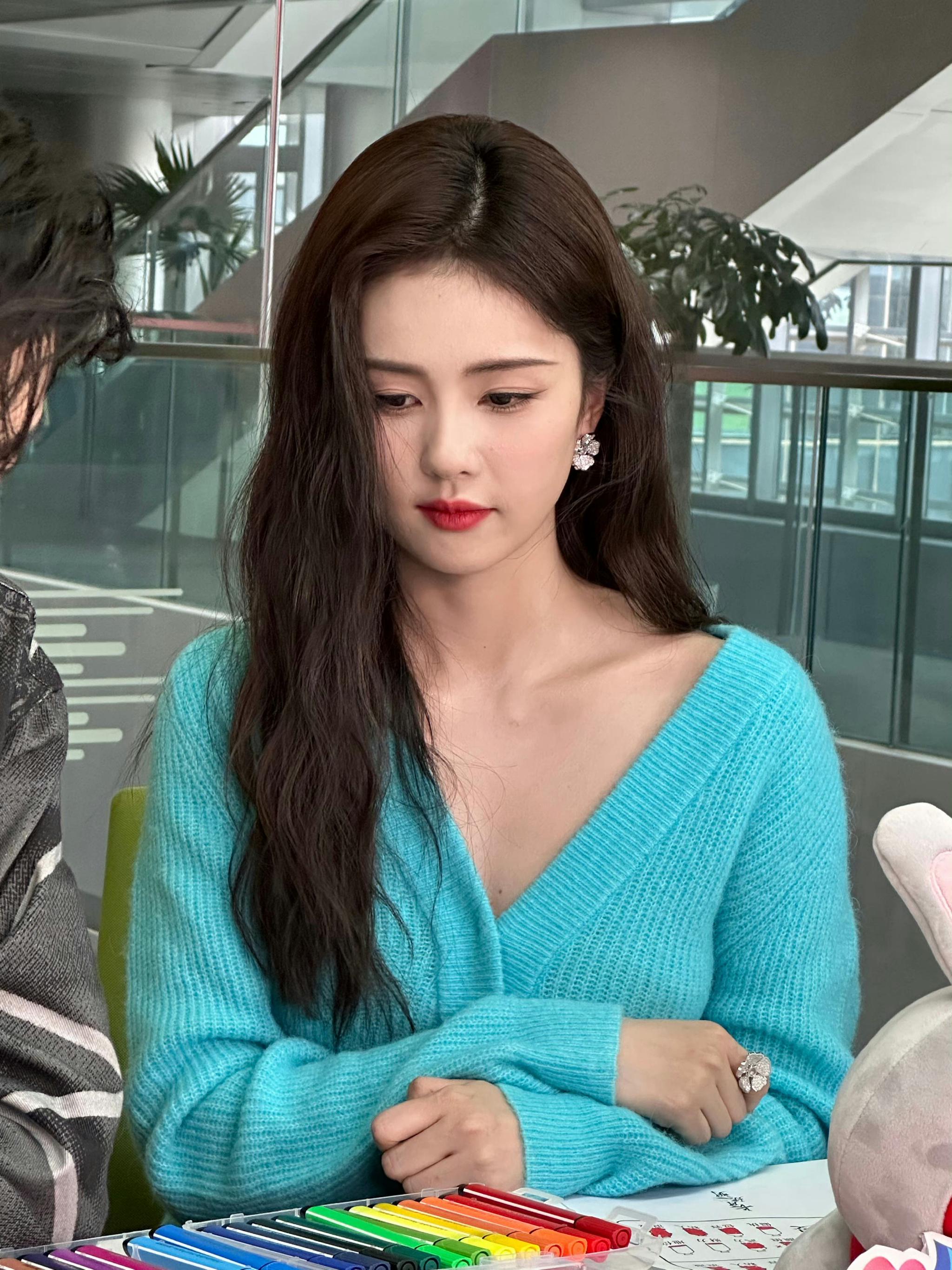 白梦妍你怎么长的这么好看|白梦妍_新浪新闻