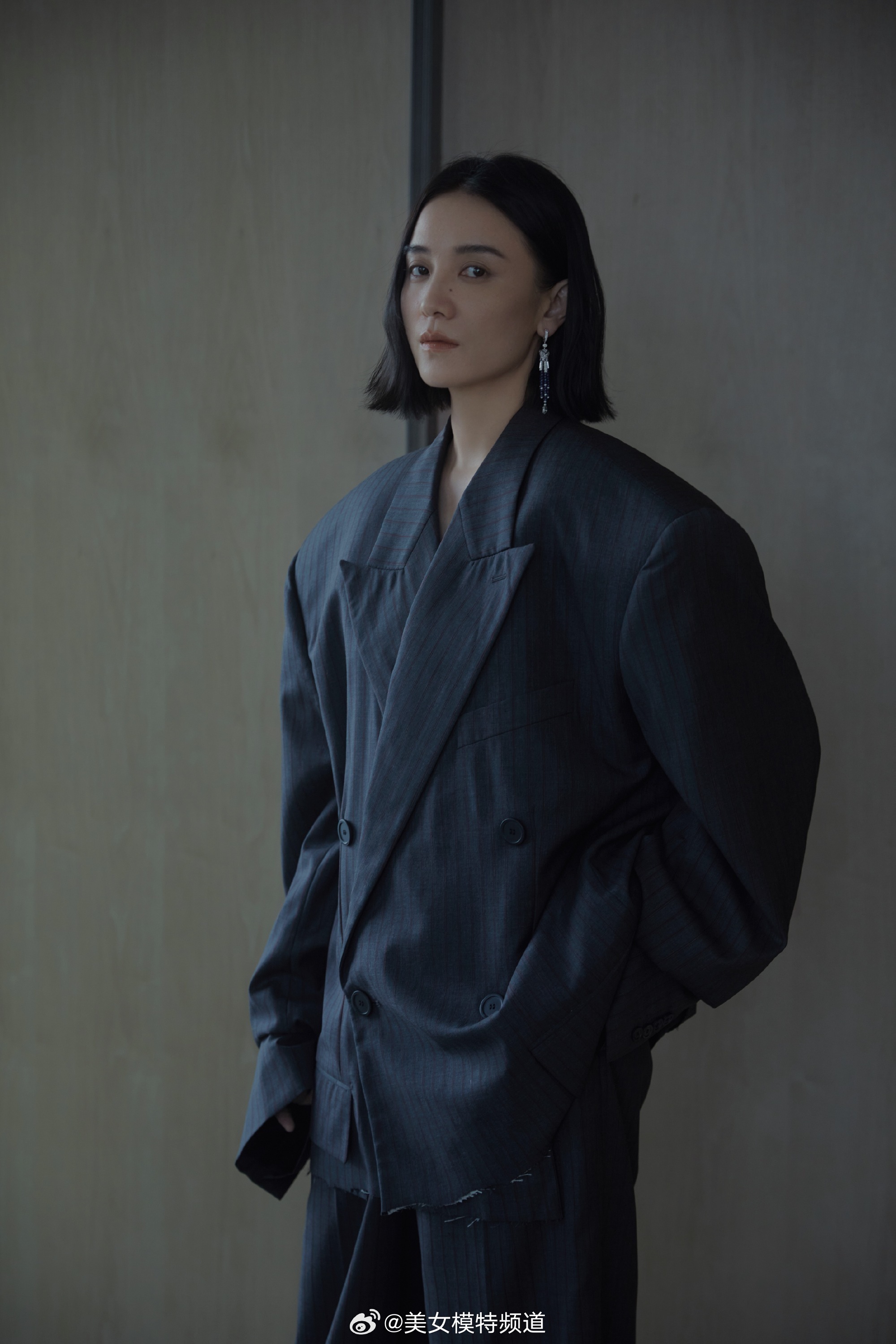 宋佳短发红毯造型自由宁静