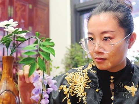 周辉 在传统与创新之间寻找非遗传承之道|时尚|草纸|周辉|现代|技艺_新浪新闻