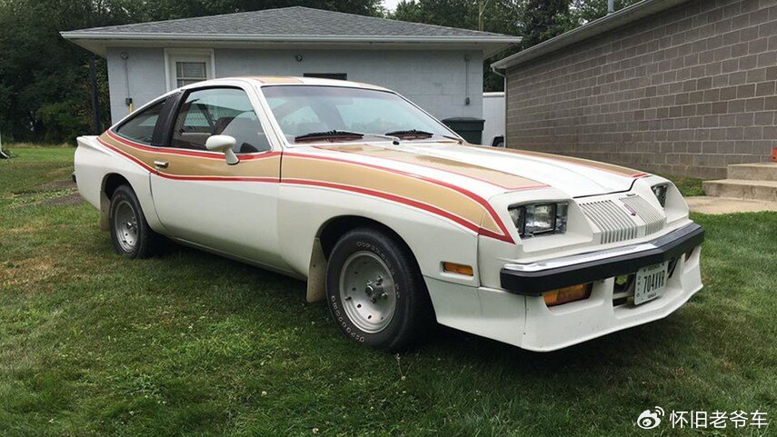 通用首款采用扭矩臂后悬架车型第二代奥兹莫比尔starfire