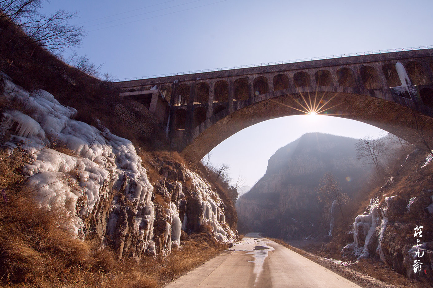 已是悬崖百丈冰遥看瀑布挂前川这个景点不收钱