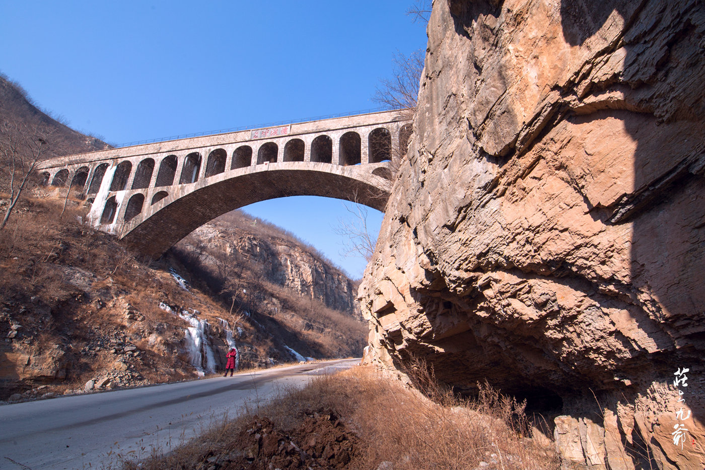 已是悬崖百丈冰遥看瀑布挂前川这个景点不收钱
