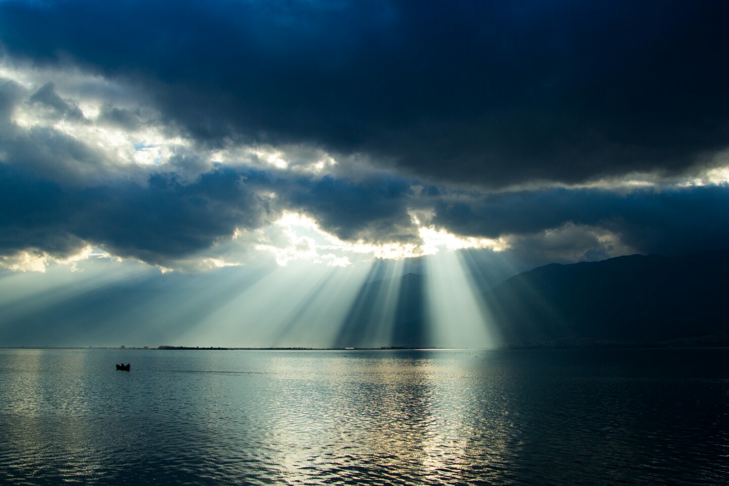 云南大理,苍山洱海__财经头条