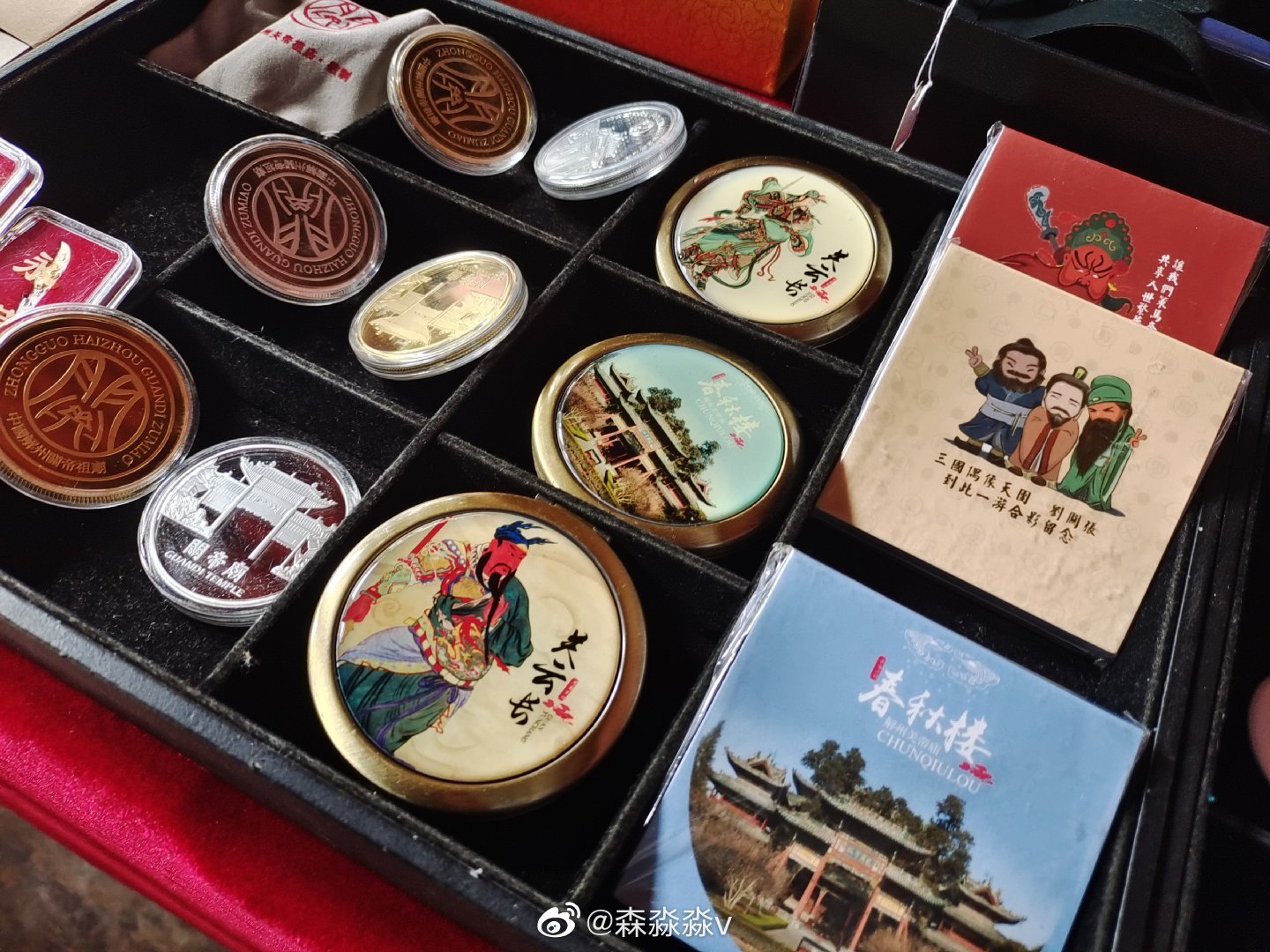 信封,邮票,纪念章,明信片,剪纸,邮戳……各个都透着运城文化元素
