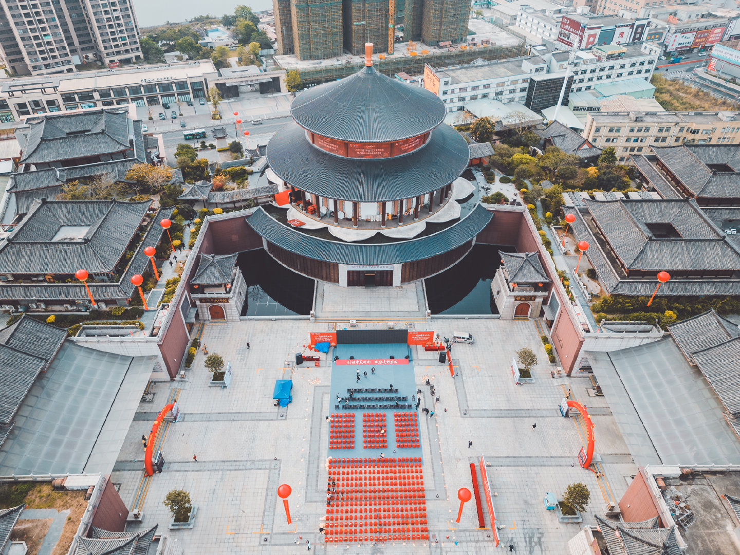 景点【红博城博物馆】在多数人印象中,"博物馆"总是历史和传统的代