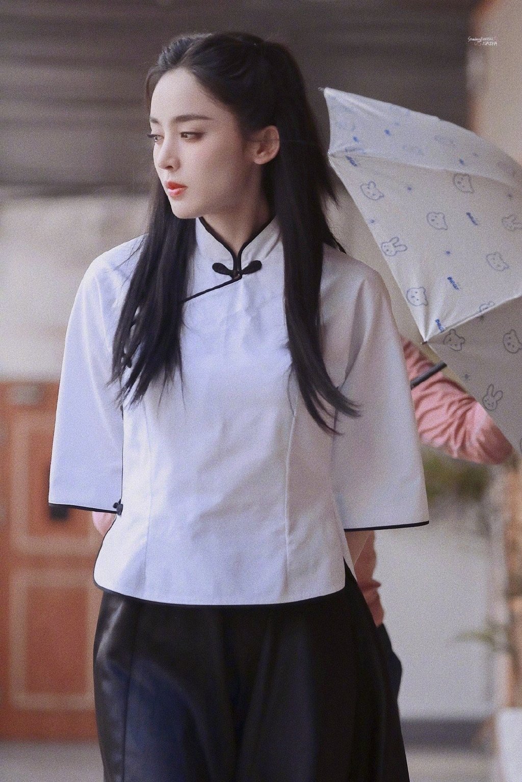 娜扎一身民国风打扮,搭配双马尾发型真是让人惊艳!