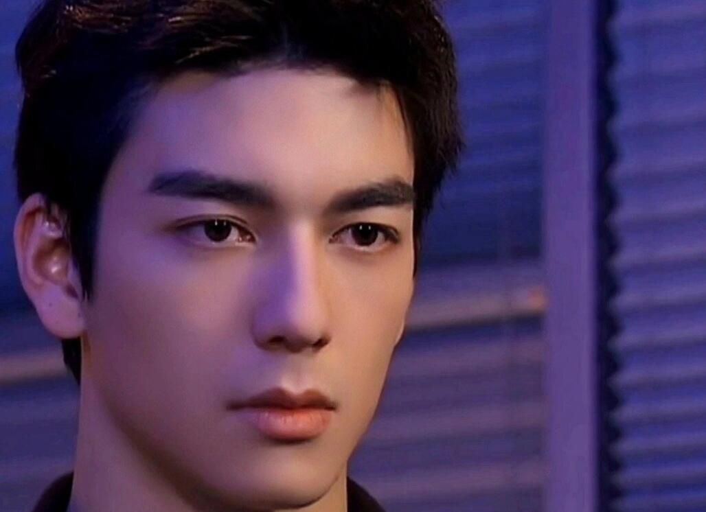 丹尼斯·吴:帅到马思纯对着他哭不出来,和镜玄撞脸,40岁还是很帅