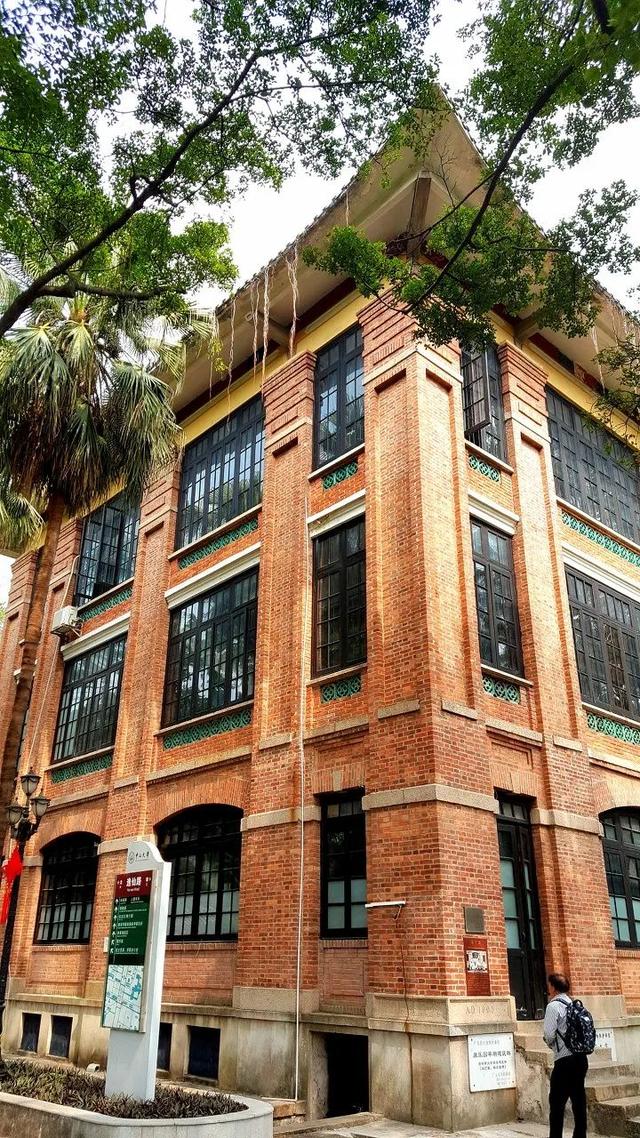 vento2ita   校内保留有大量上世纪的洋楼建筑