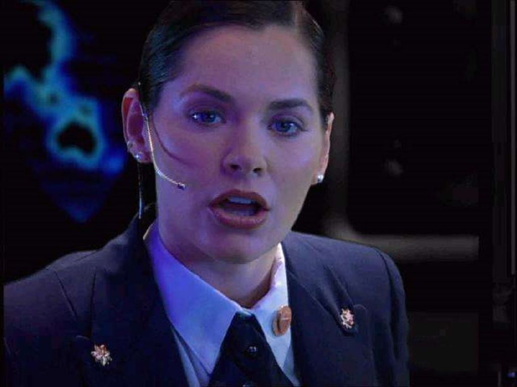 还记得红色警戒身材苗条的伊娃少尉吗如今早已是风烛残年了