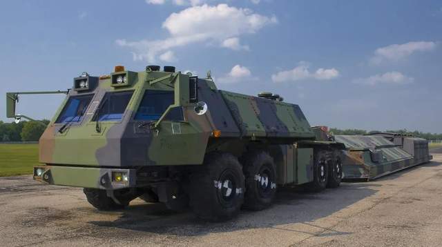 波音hml牵引车运载mgm134a导弹最终却被放弃