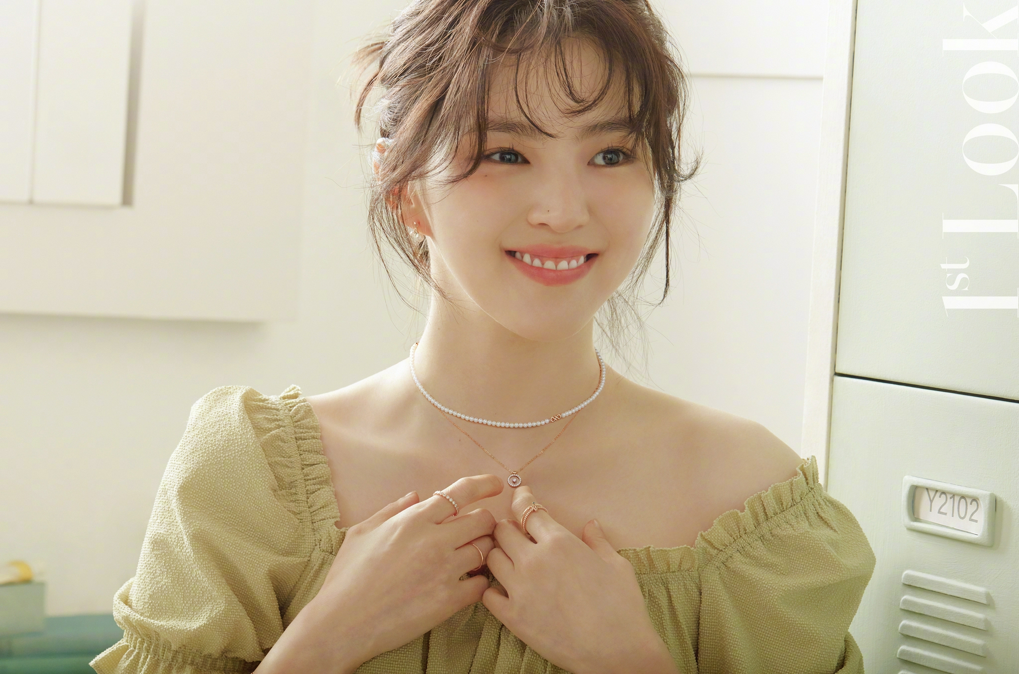 韩素希 1st look画报