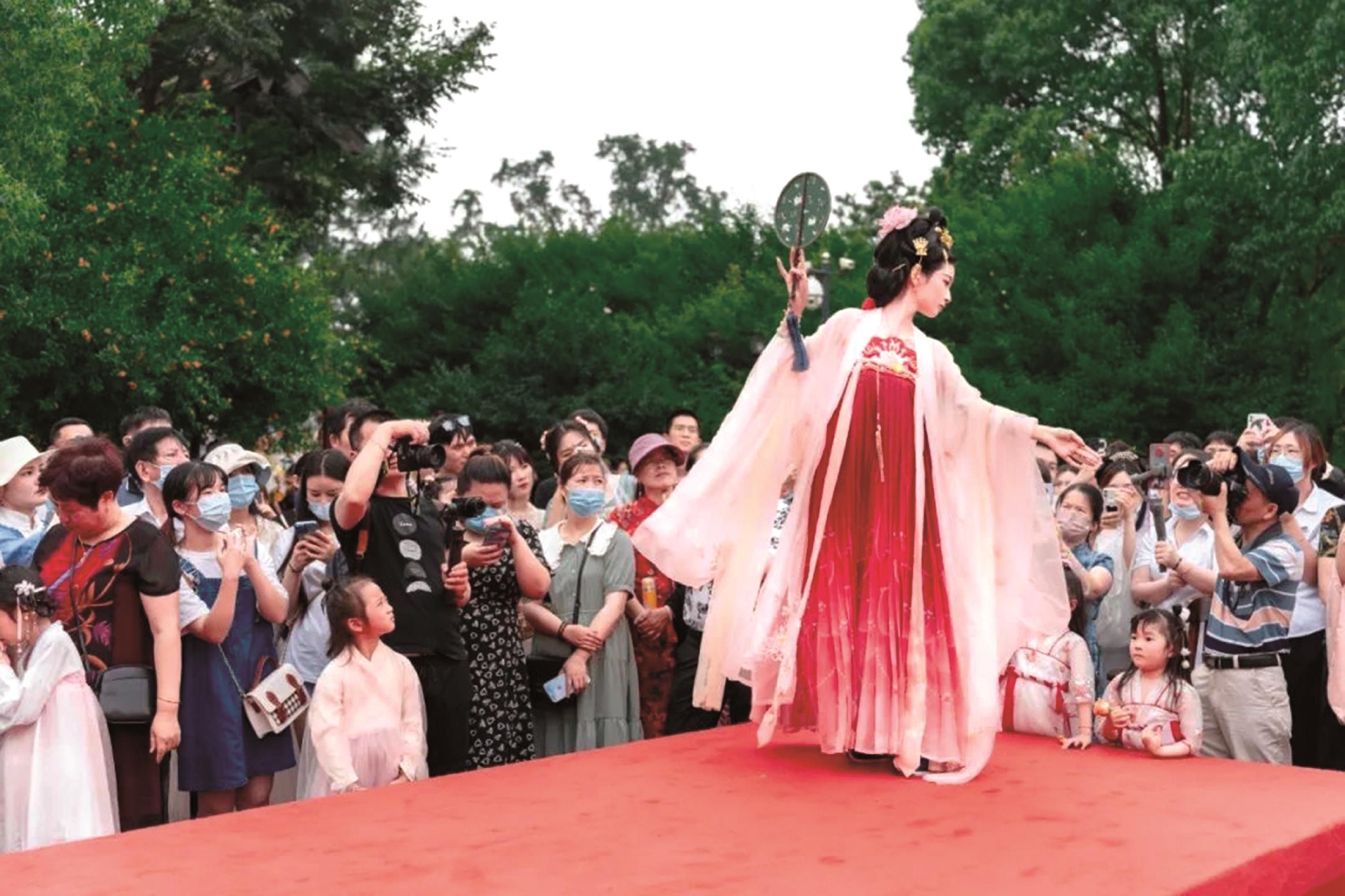 从小众到国潮 消费“新蓝海”潜力到底有多大？休闲区蓝鸢梦想 - Www.slyday.coM