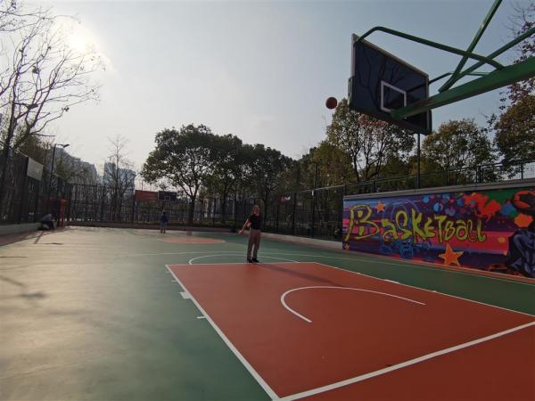 想锻炼没场馆？上海市民建议公园增加体育设施，有回复了……休闲区蓝鸢梦想 - Www.slyday.coM