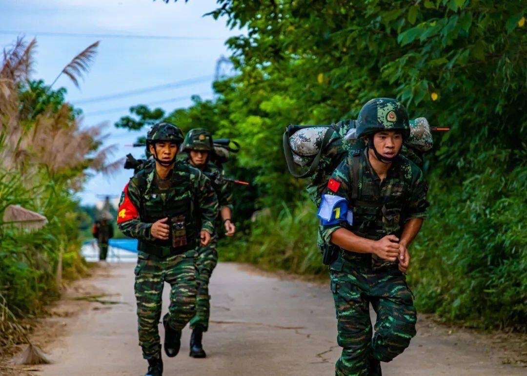 战鼓催征 斗志昂扬!特战队员们用热血点亮绚烂青春